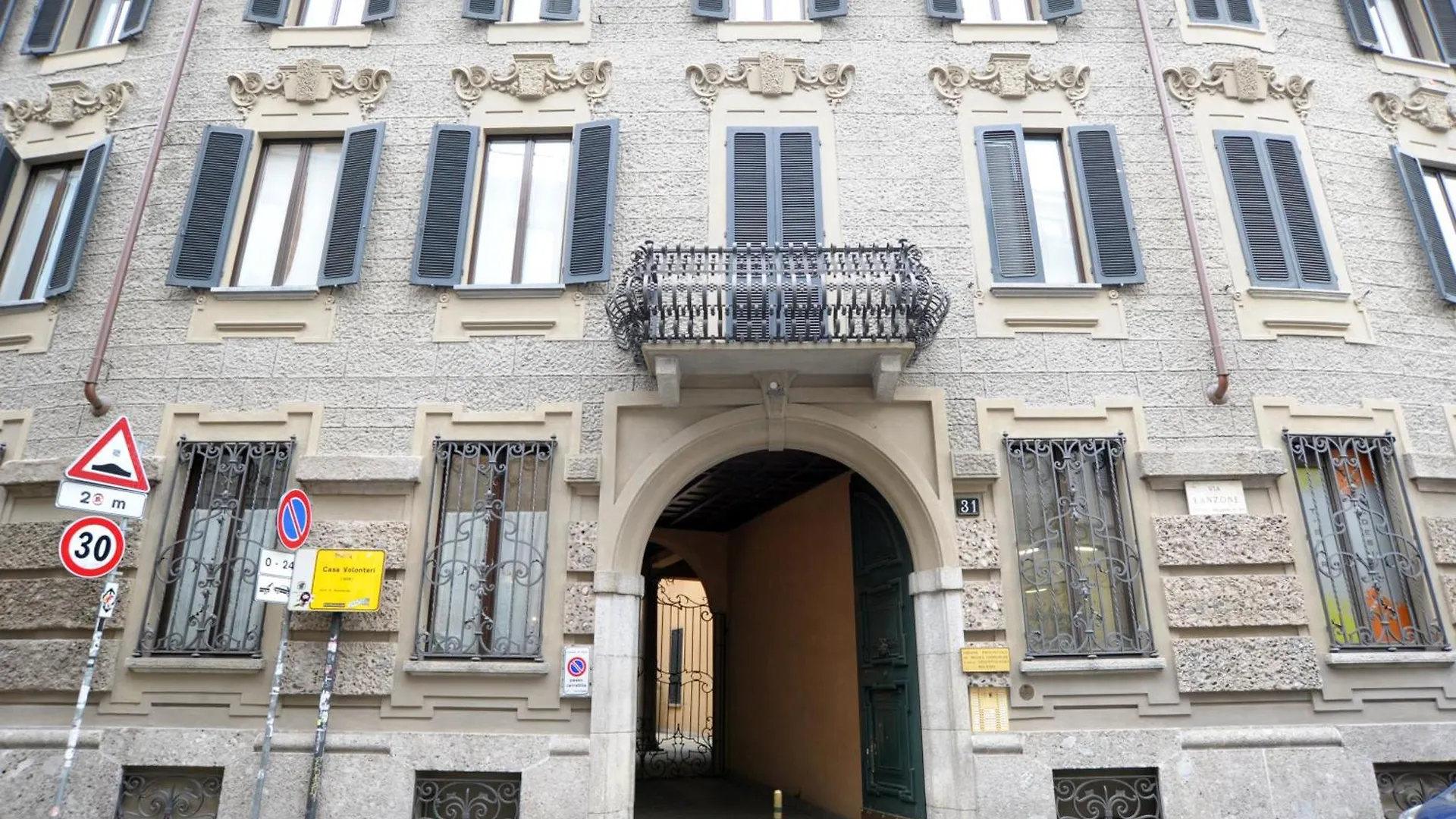 Lanzone Apartment Milan