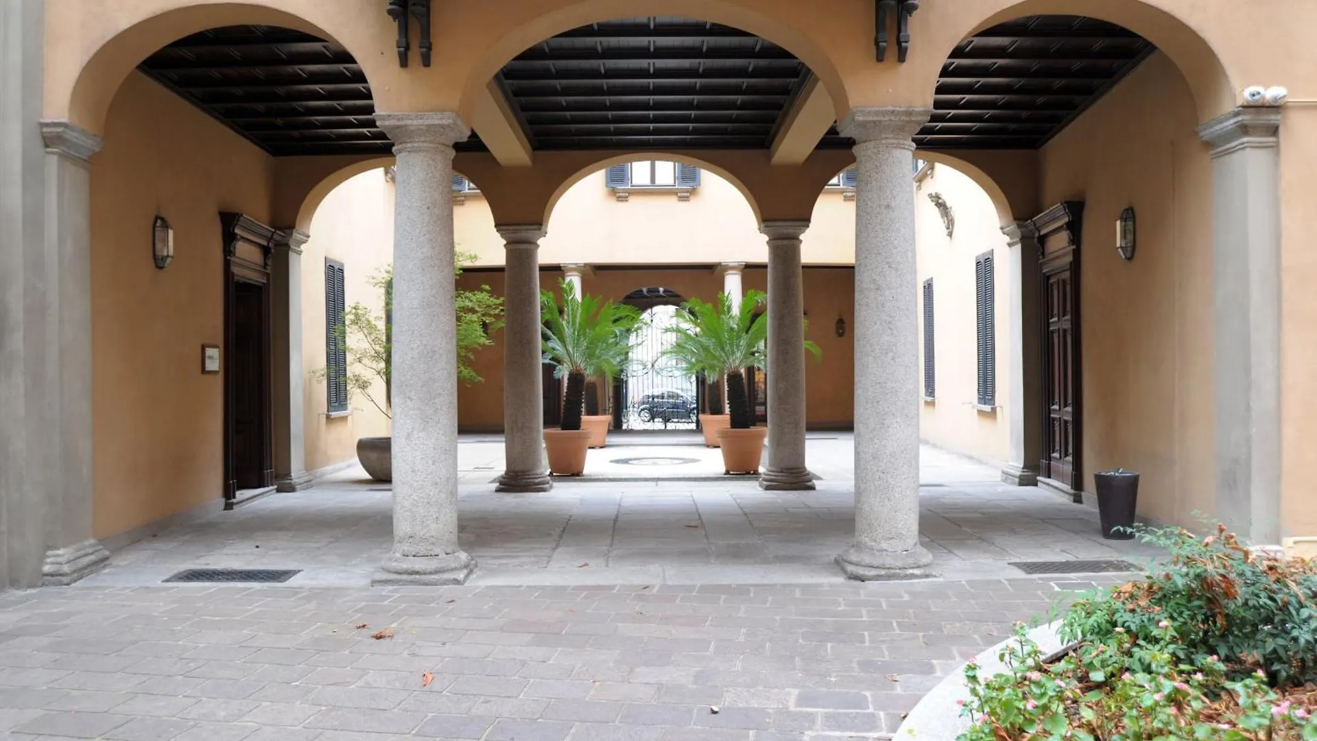 Lanzone Apartment Milan