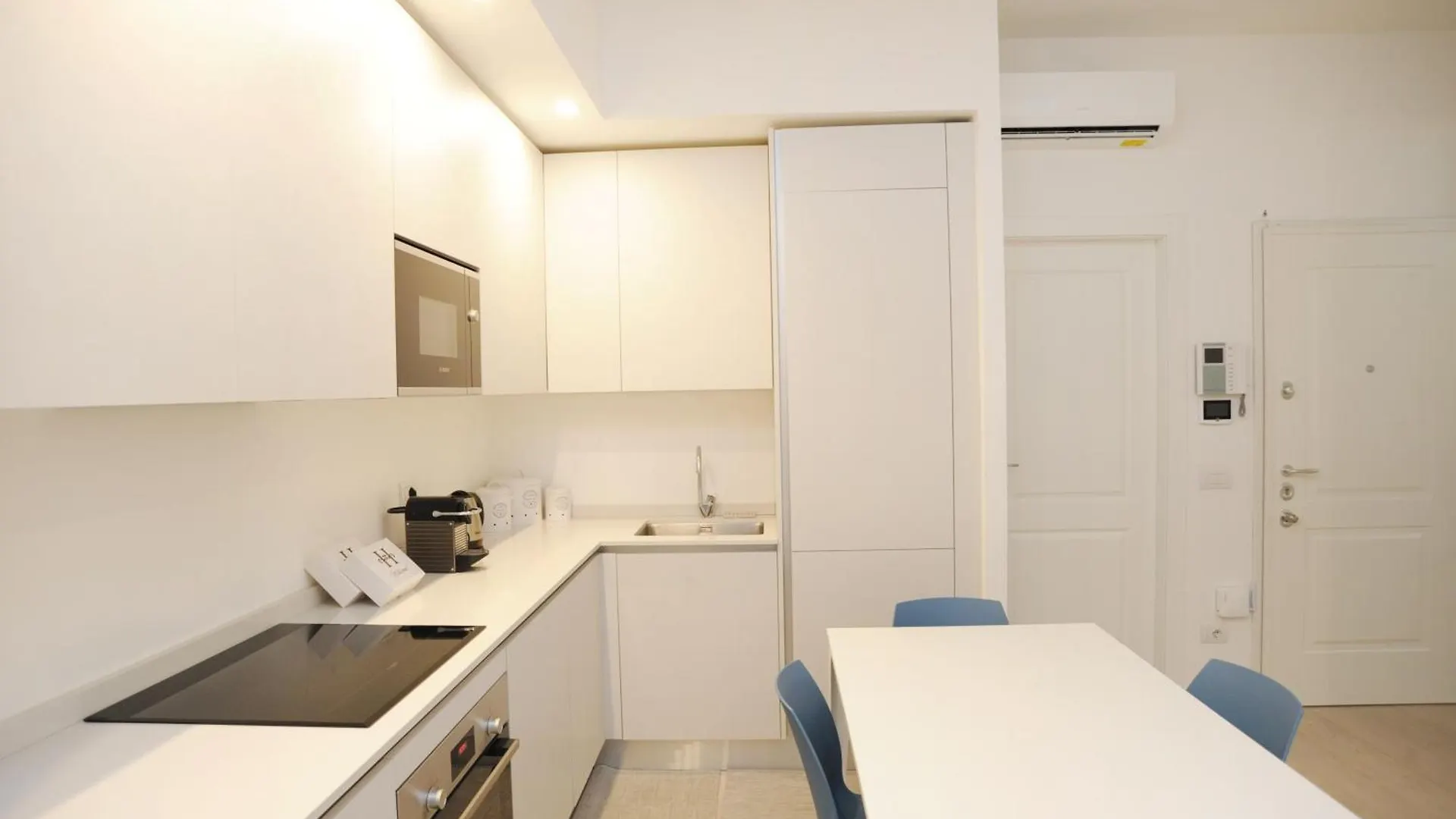 Lanzone Apartment Milan