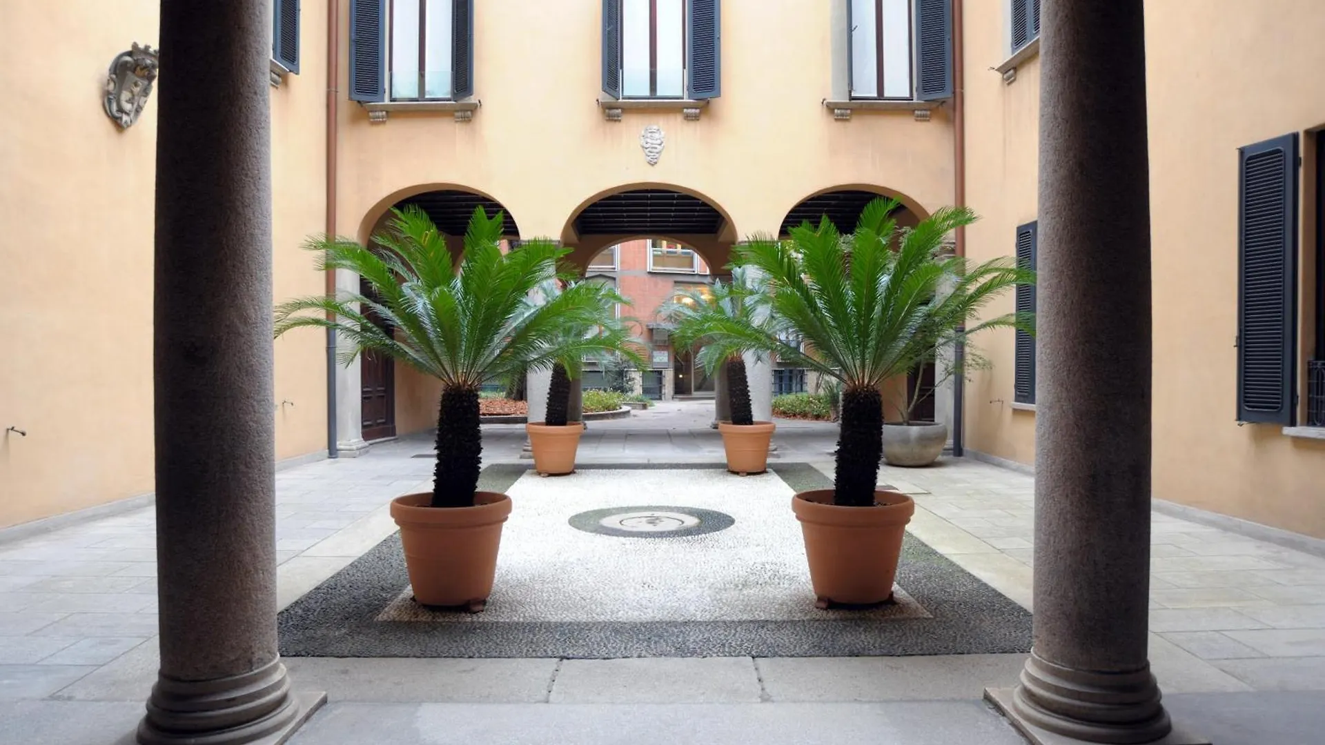 Lanzone Apartment Milan